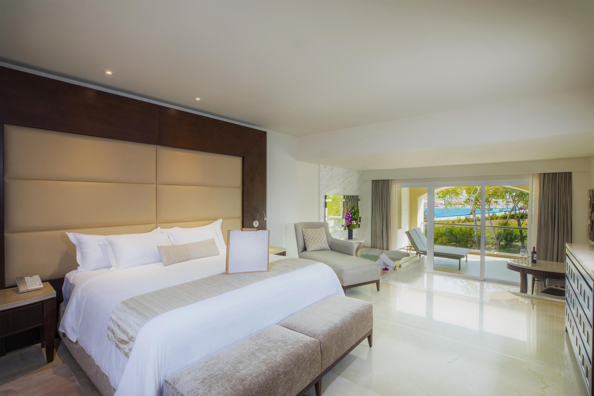 GRAND, GOVERNOR, SUITE, KING BED