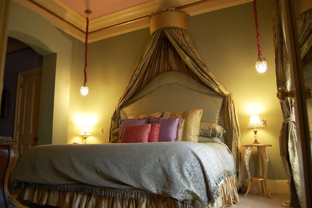 The Fairmount Hotel 30/55