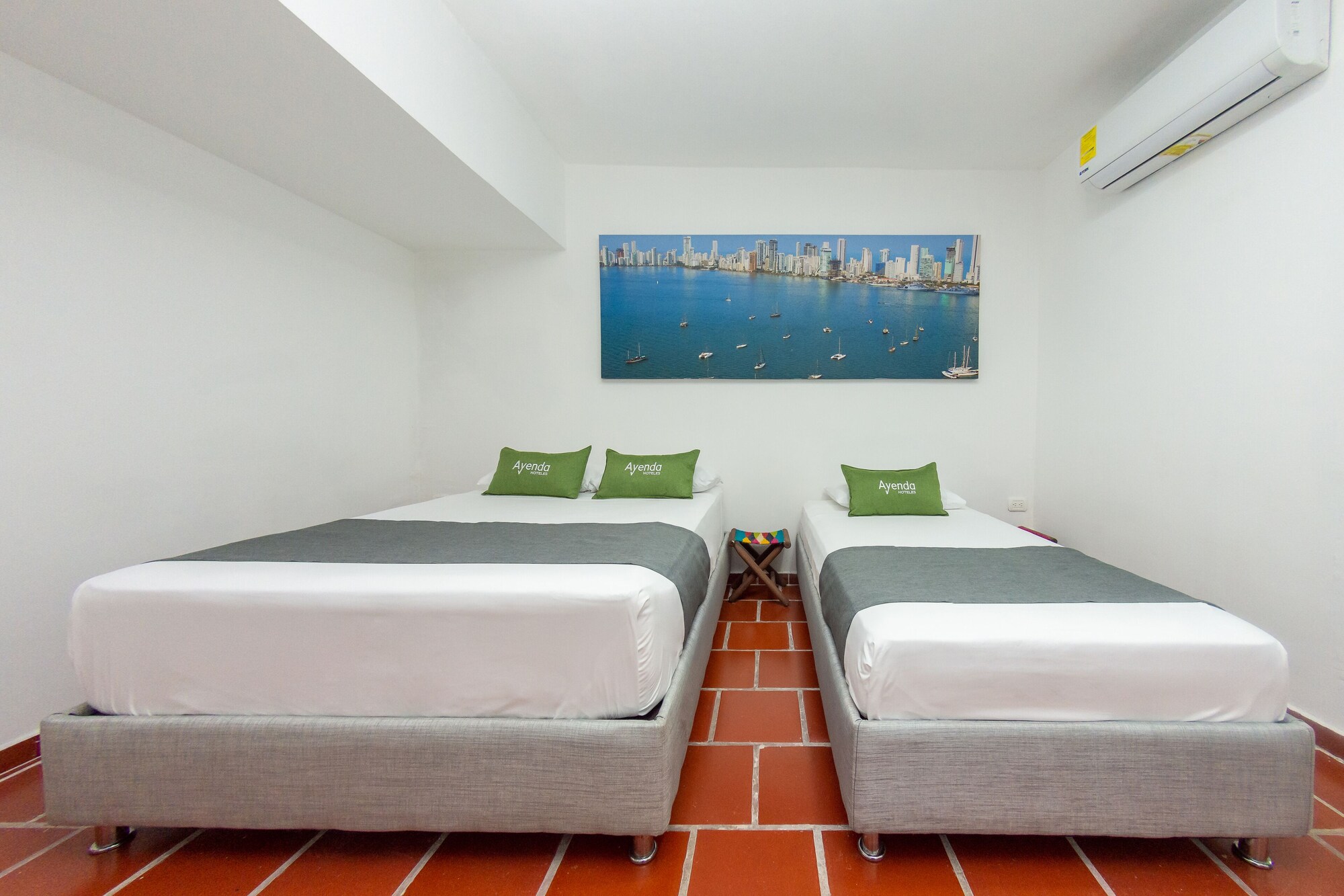 ROOM, TRIPLE