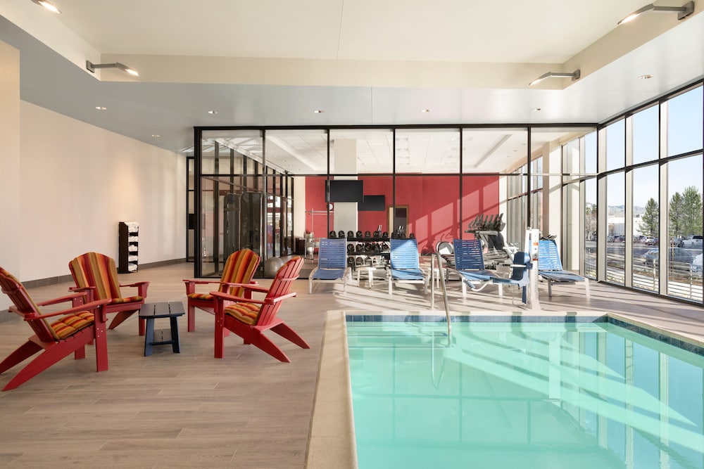 Home2 Suites by Hilton Woodland Hills Los Angeles 23/48