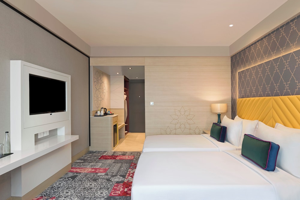 Grand Mercure Agra 14/50