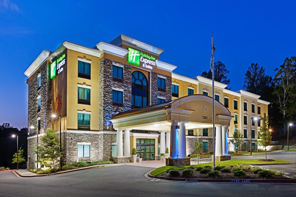 Holiday Inn Express & Suites Clemson - Univ Area 1/82