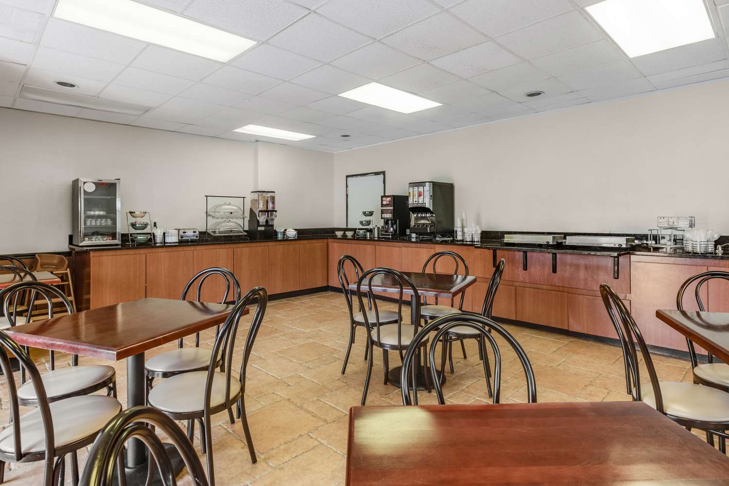 SureStay Plus Hotel by Best Western McGuire AFB Jackson 29/40