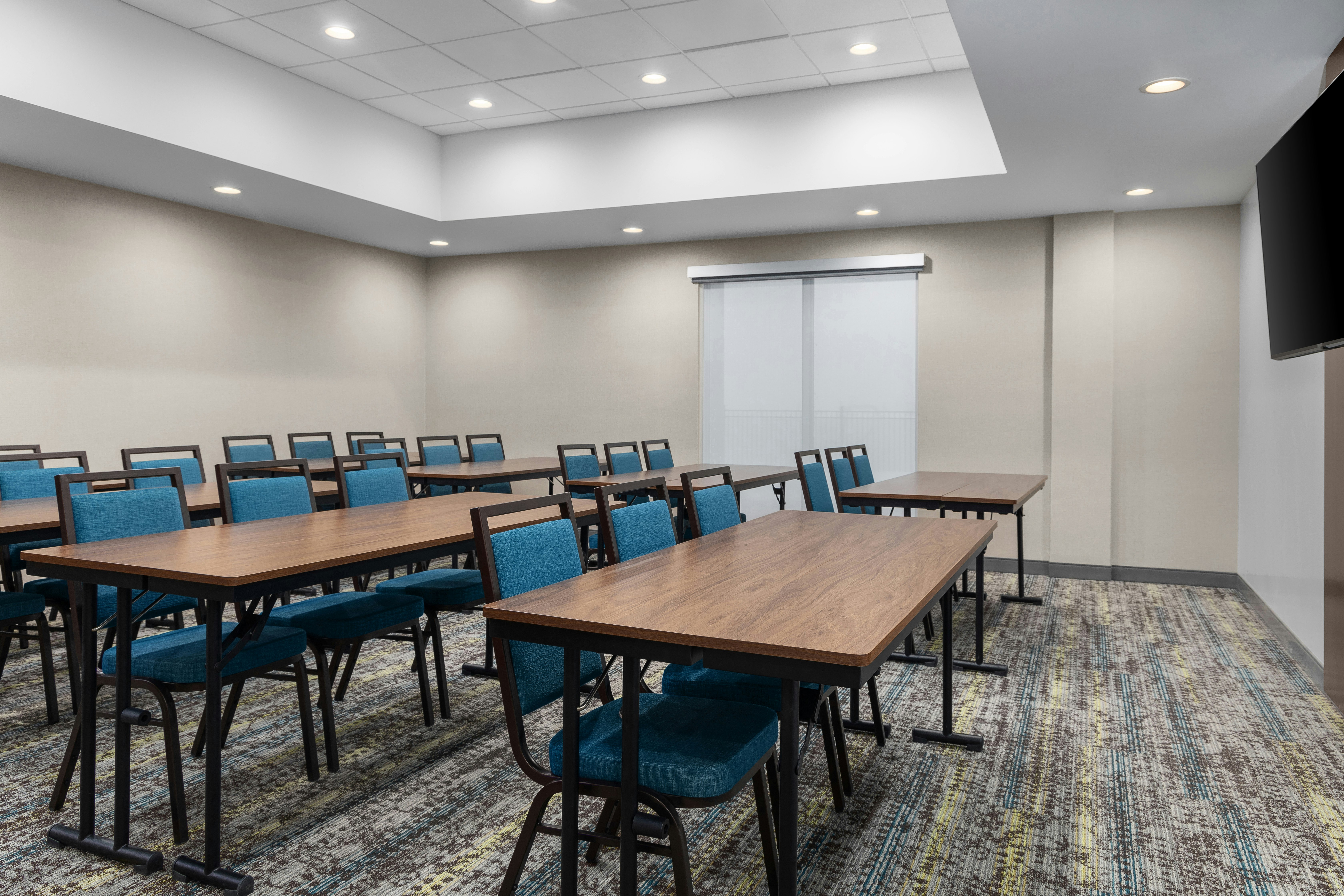Hampton Inn & Suites by Hilton Orangeville, ON 24/28