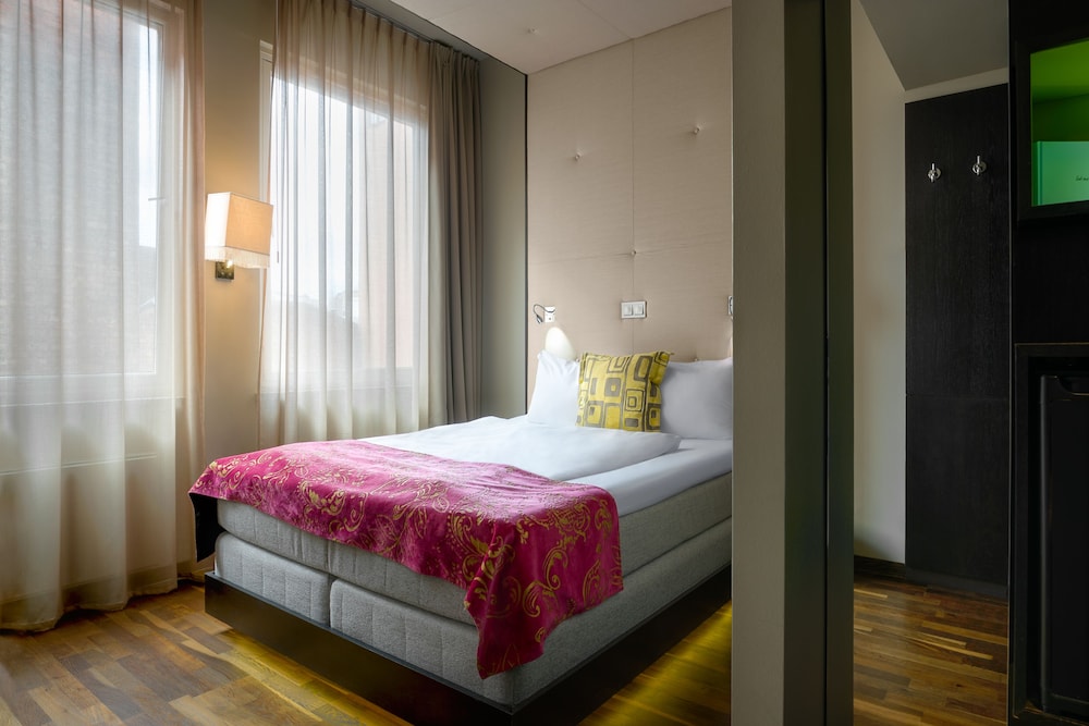 Home Hotel Folketeateret 15/39