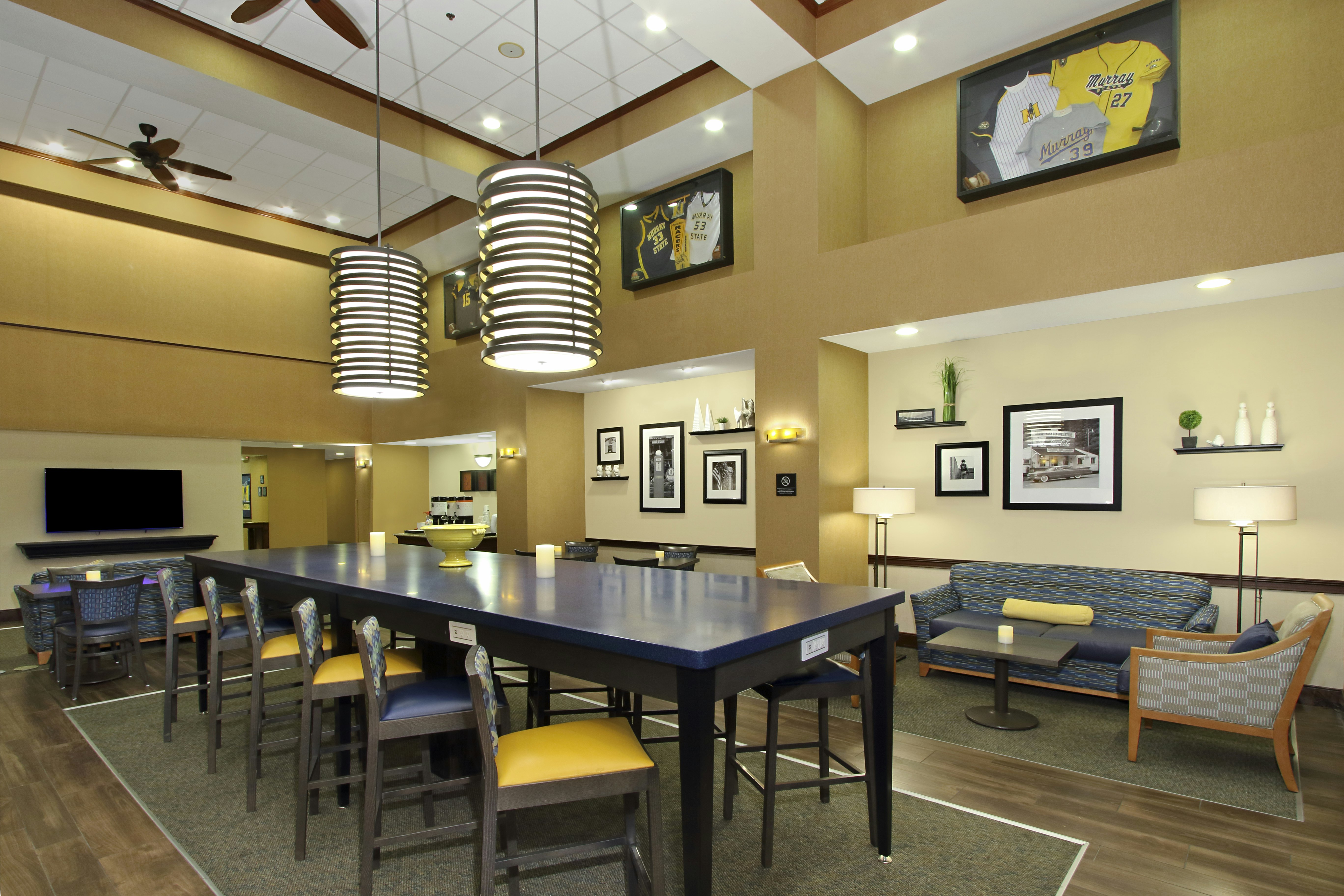 Hampton Inn Suites Murray 33/37