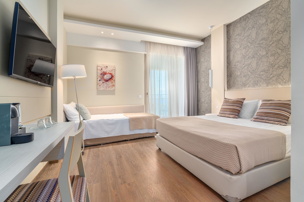Ammon Zeus Luxury Beach Hotel 14/51