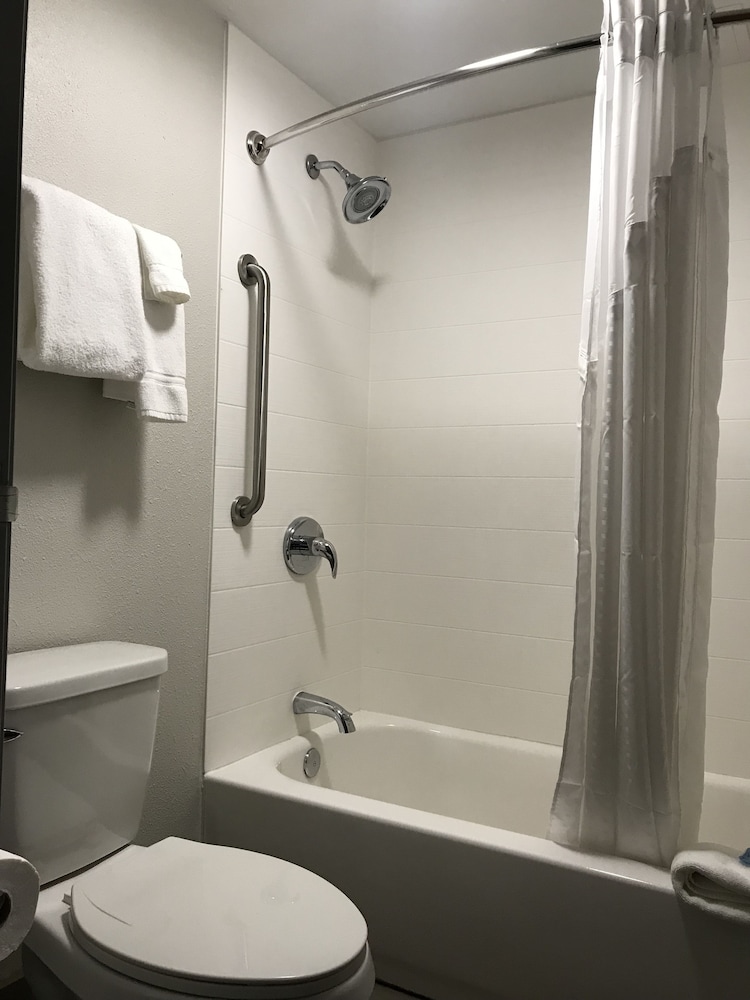Holiday Inn Express Allentown North 21/62