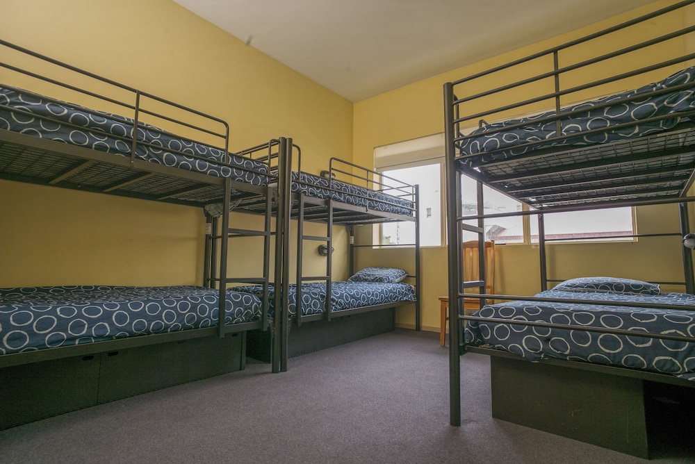 YHA Hobart Central 12/33