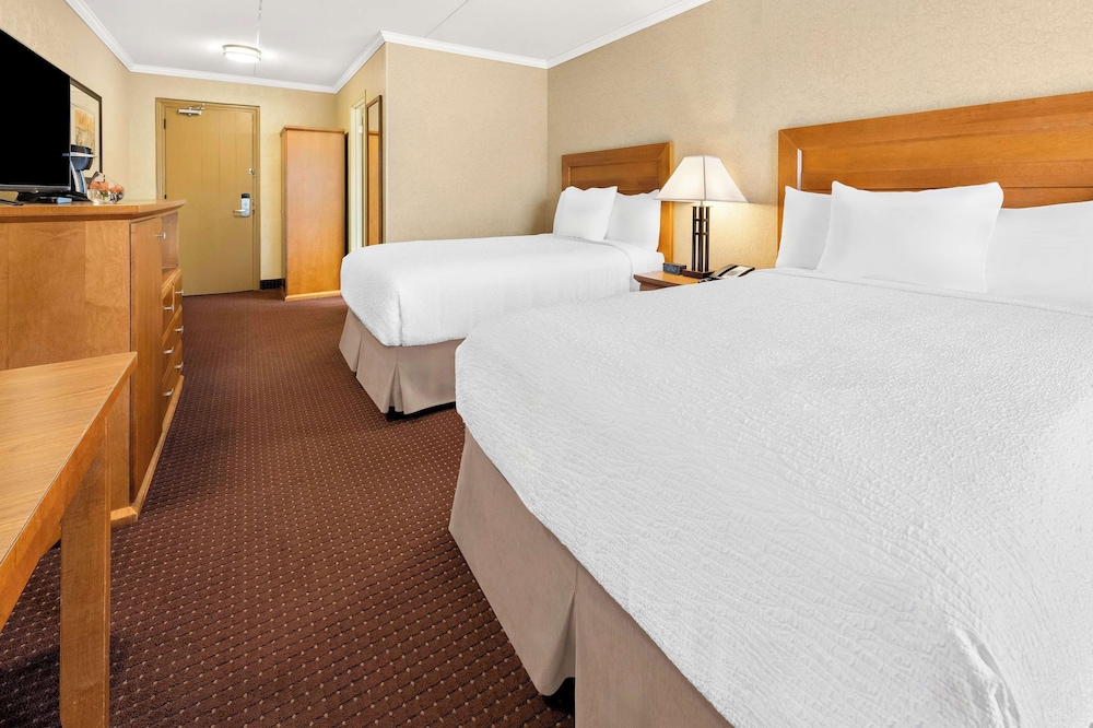غرفة قياسية بسريرين مزدوجين، Best Western Plus Norwester Hotel and Conference Centre 5/8