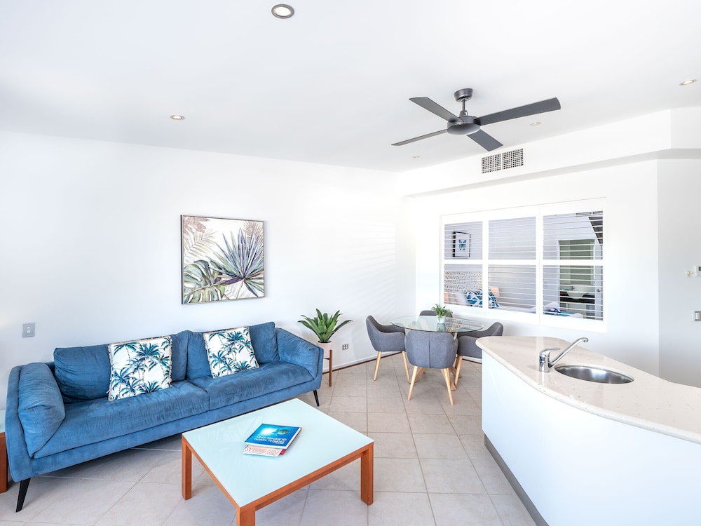 Saltwater Luxury Apartments 15/40