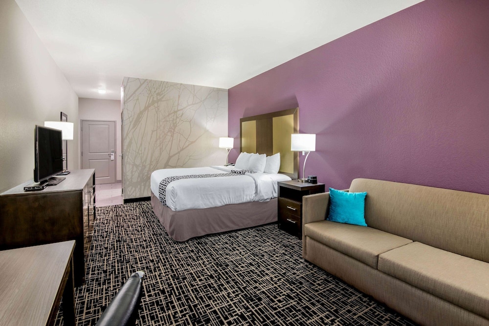 La Quinta Inn Suites By Wyndham Pampa 21/52