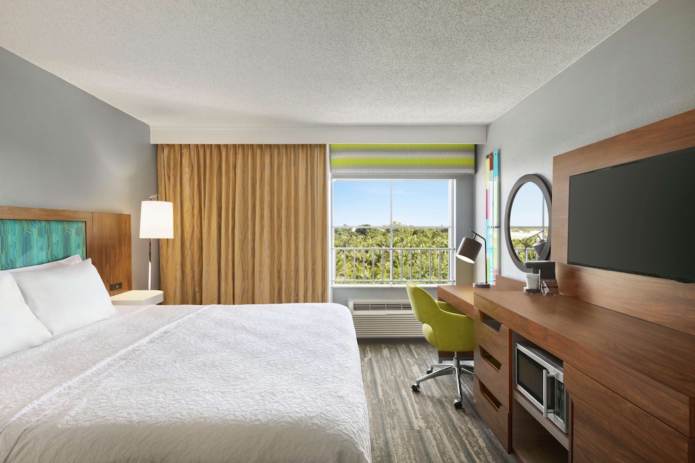 Hampton Inn and Suites Fort Lauderdale Airport South Cruise Port 12/43