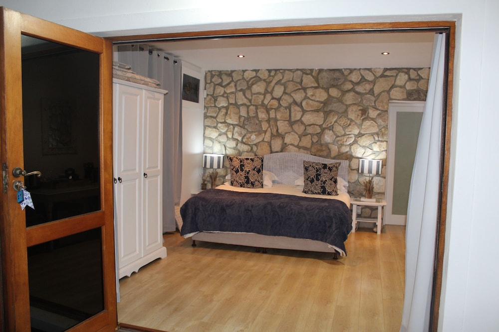 Kleinzee Oceanfront Guesthouse 2/43