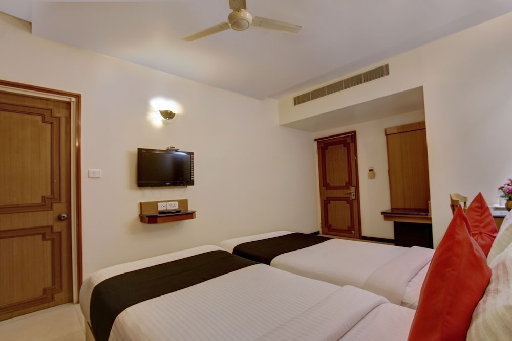 Oyo 8169 Hotel Salem Castle 7/32