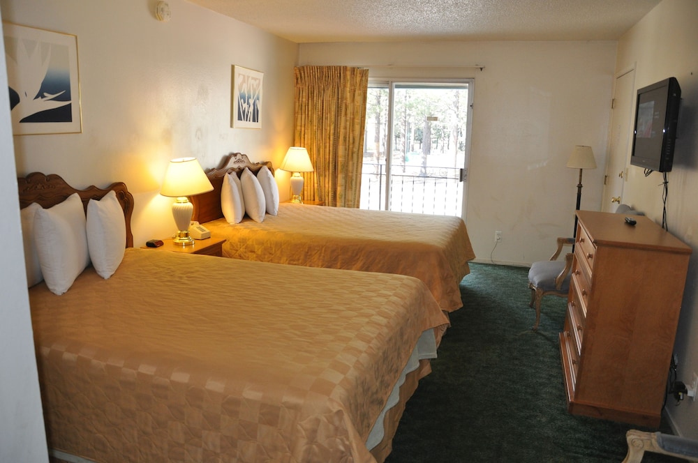 Cedar Inn & Suites 34/64