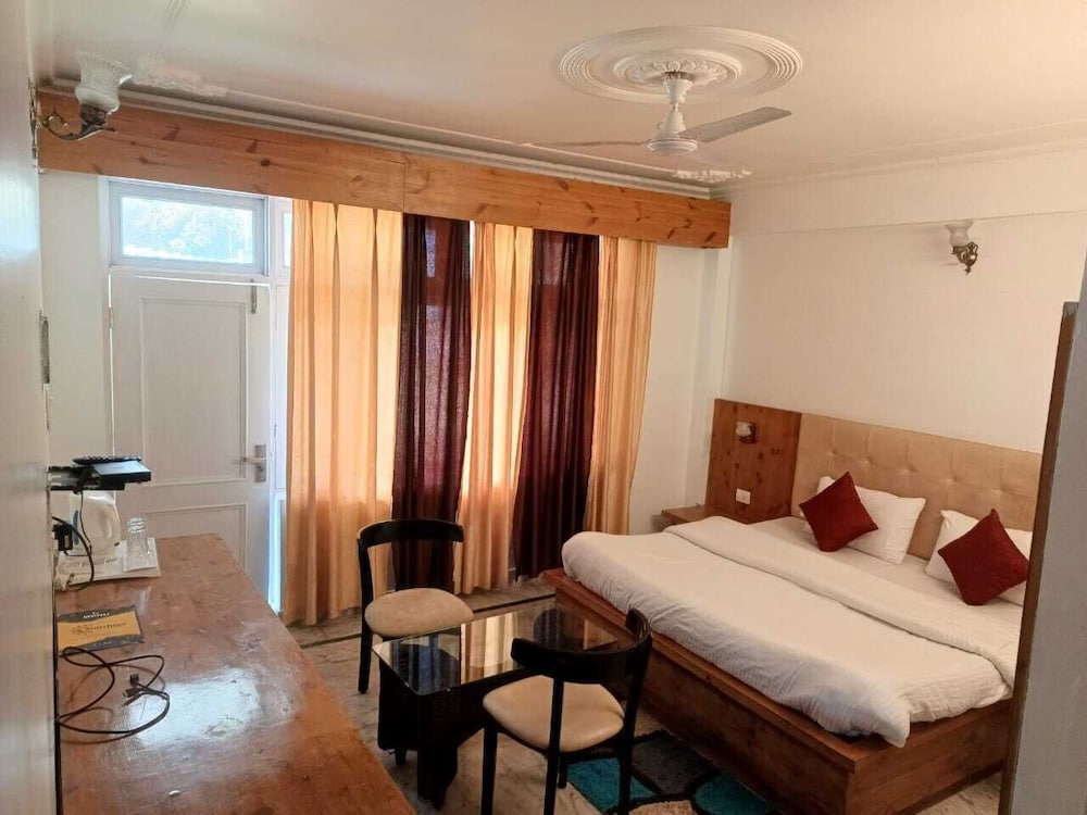 Hotel Sunshine Dharamshala 4/52
