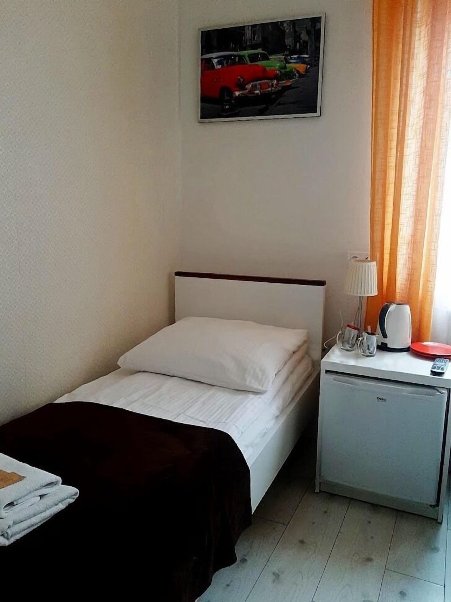 ECONOMY, TWIN BEDS