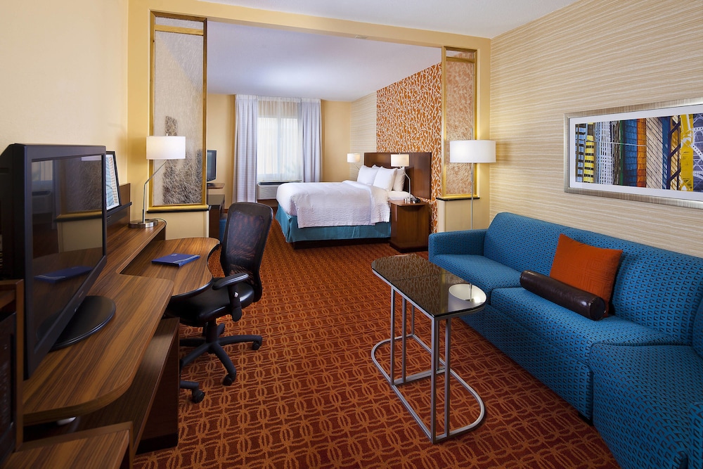 Fairfield Inn Suites By Marriott Houston Hobby Airport 16/28