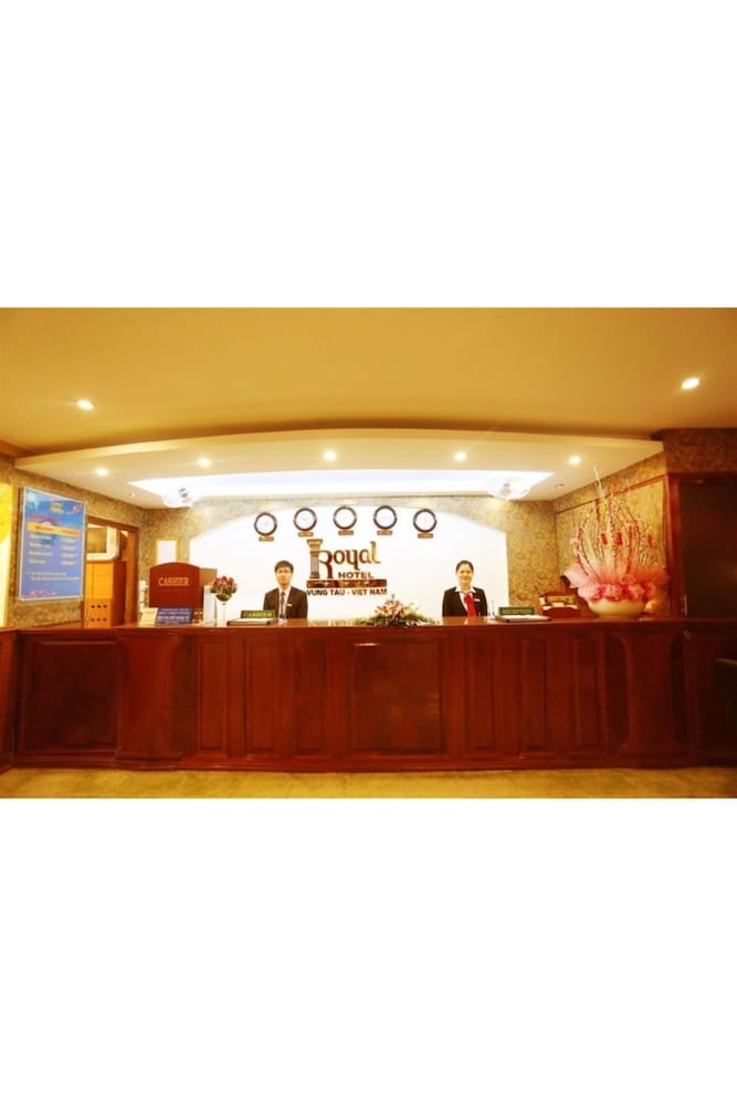 Royal Hotel 10/30