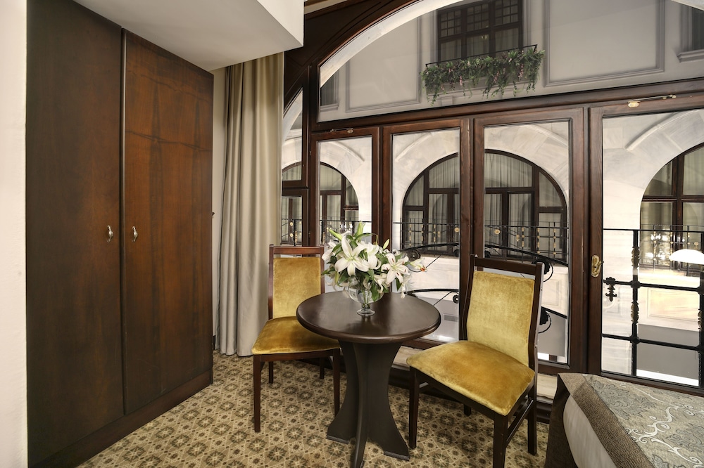 Legacy Ottoman Hotel 62/72