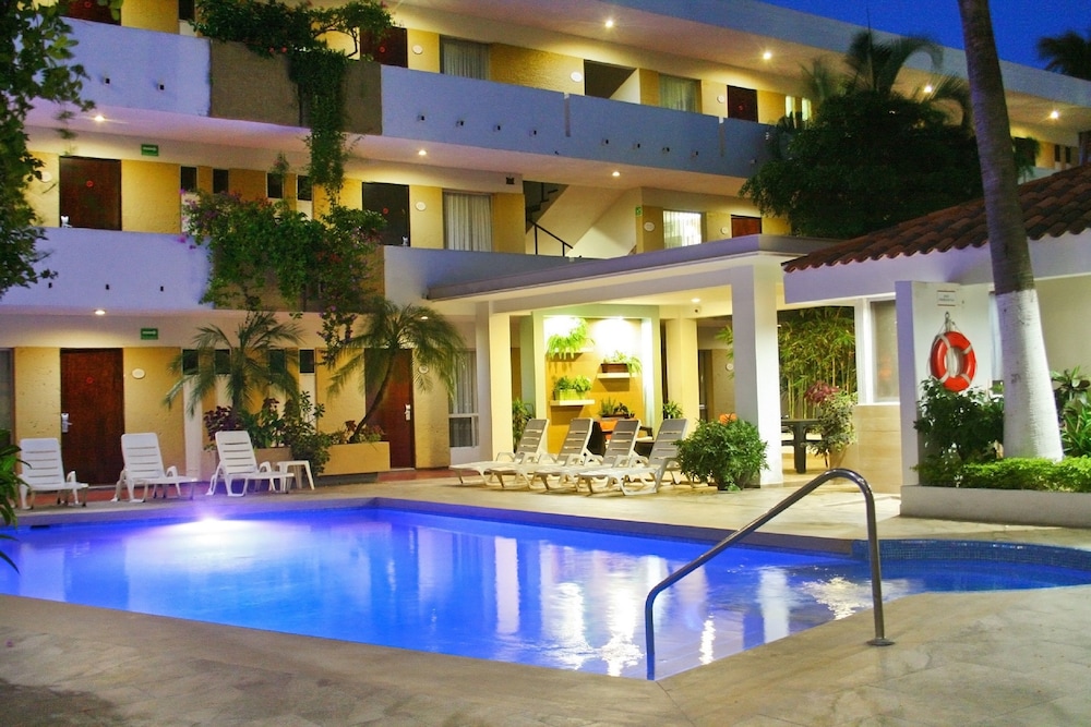 Azteca Inn Hotel 3/62