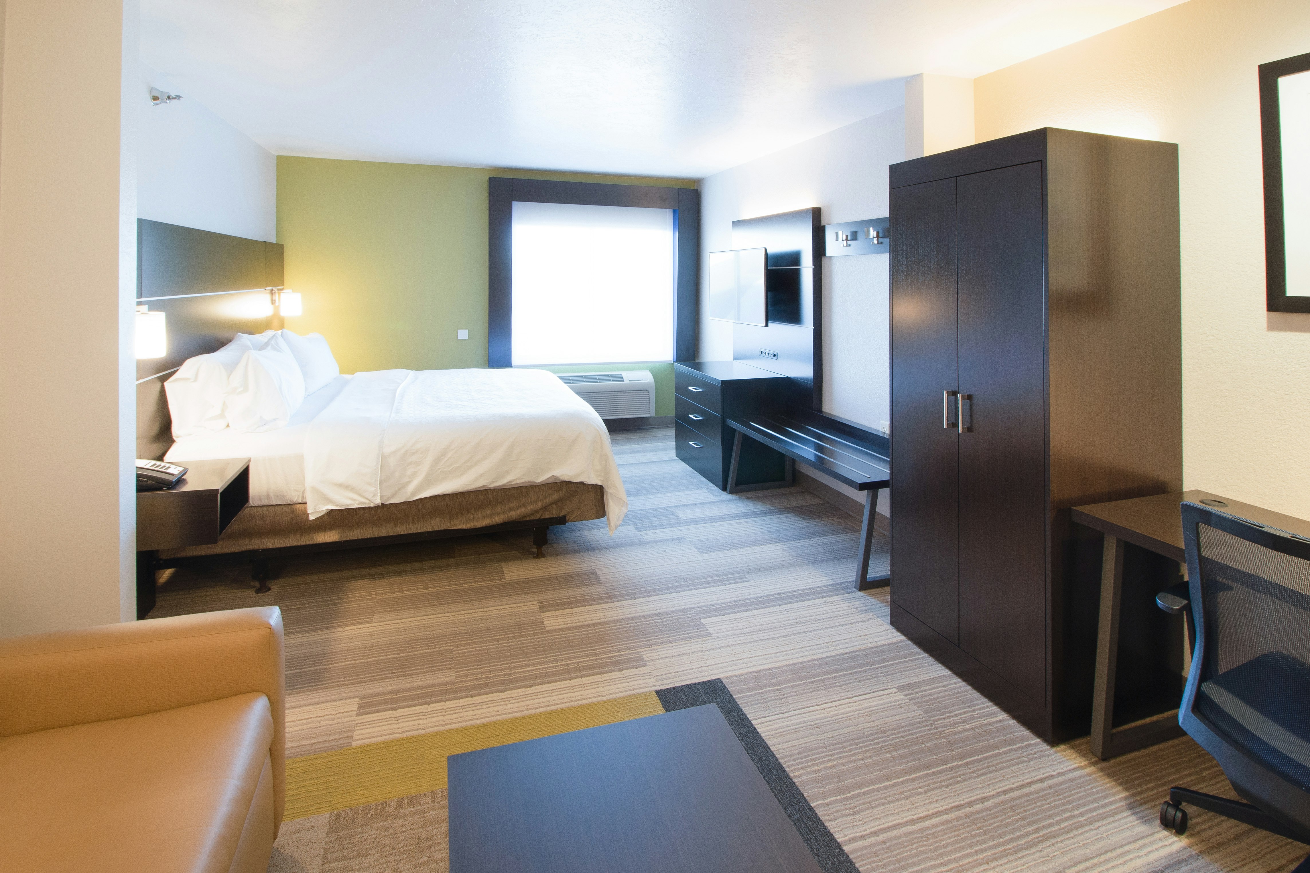Holiday Inn Express Hotel And Suites Worthington 11/29