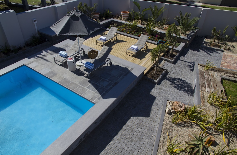 Ocean Bay Guest House 35/39