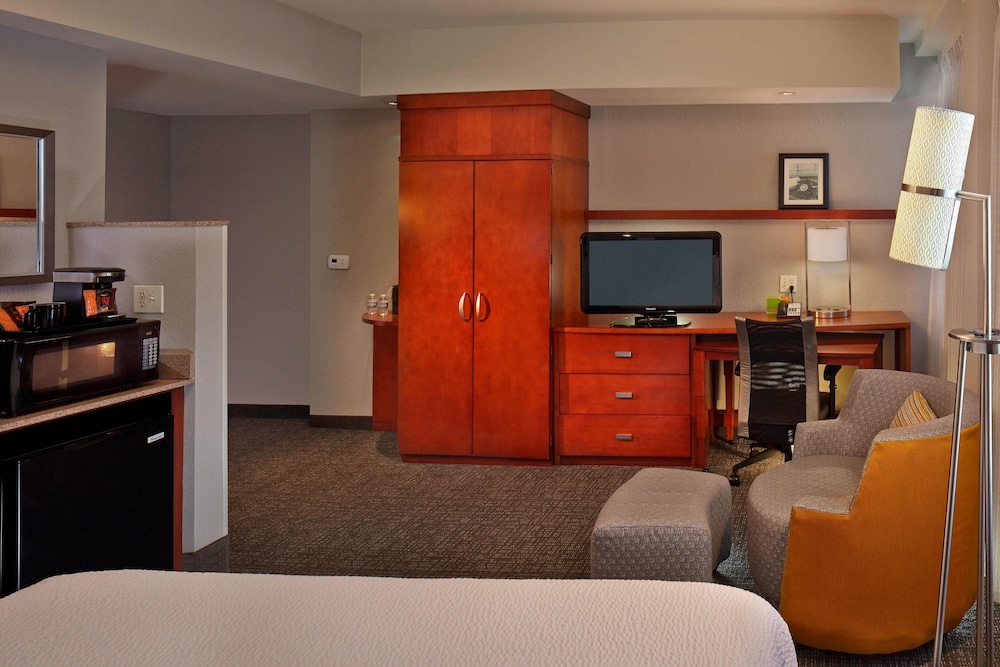 Courtyard by Marriott St. Petersburg Downtown 42/64