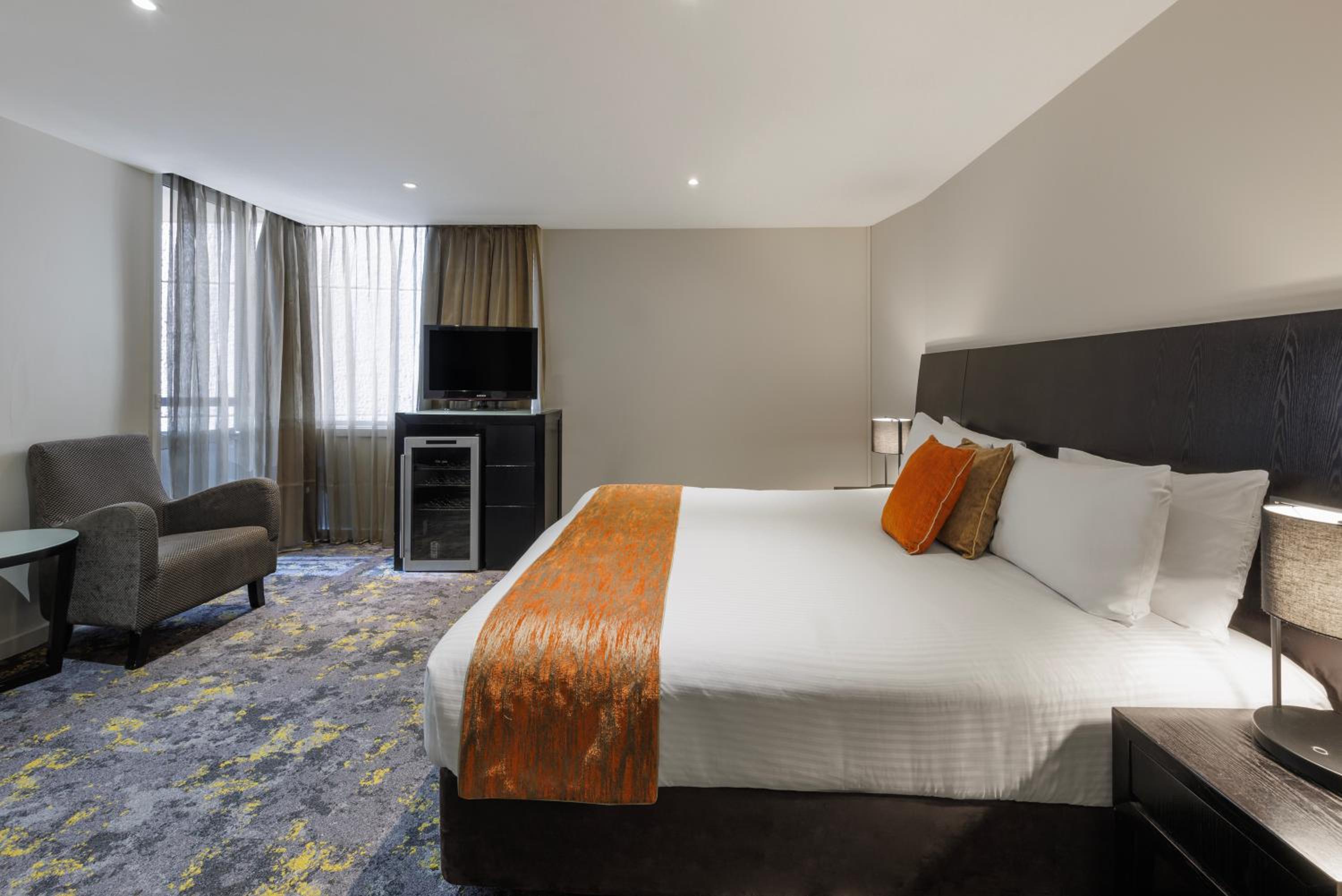 Classic, King Bed, Queen Bed