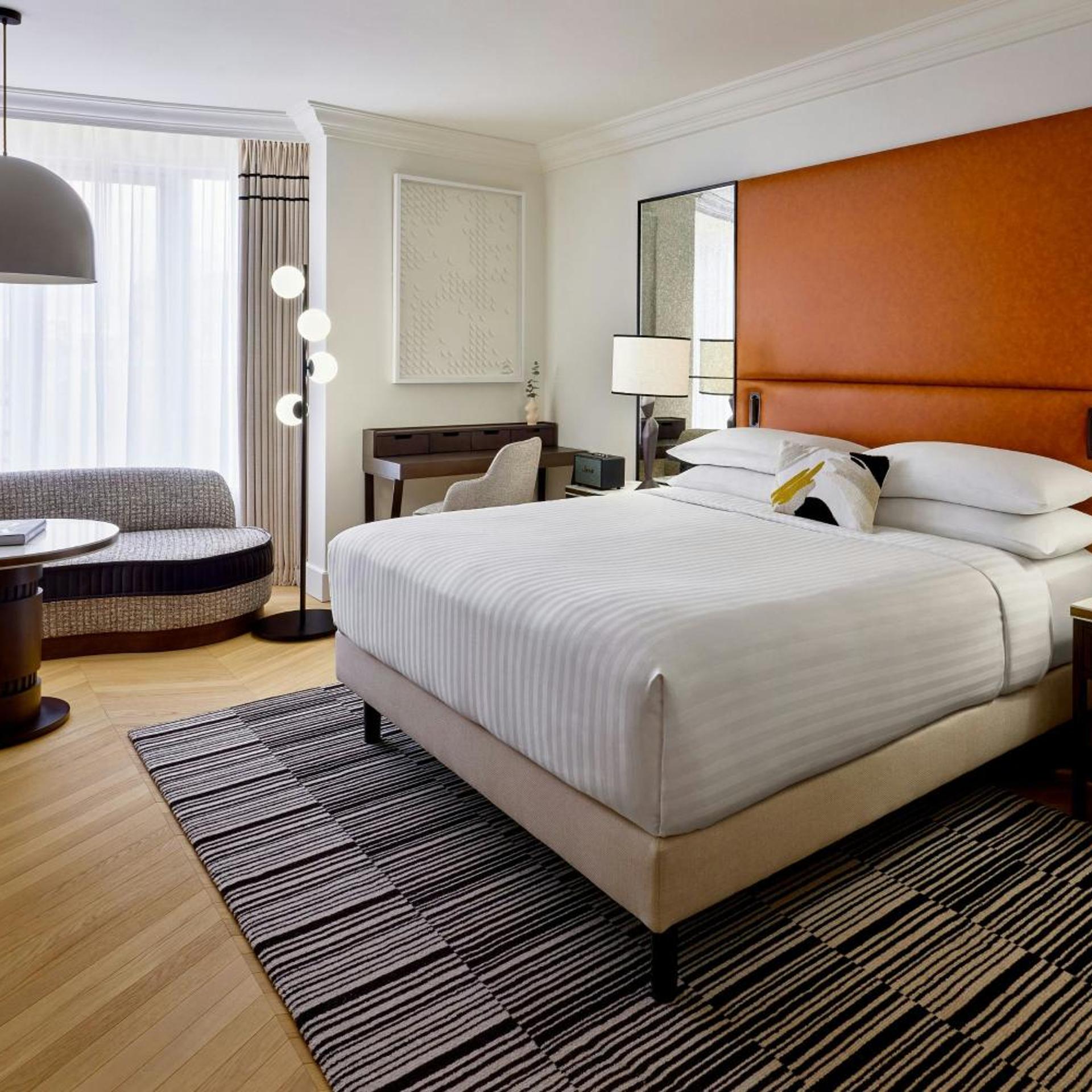 Ambassador, Suite, King Bed