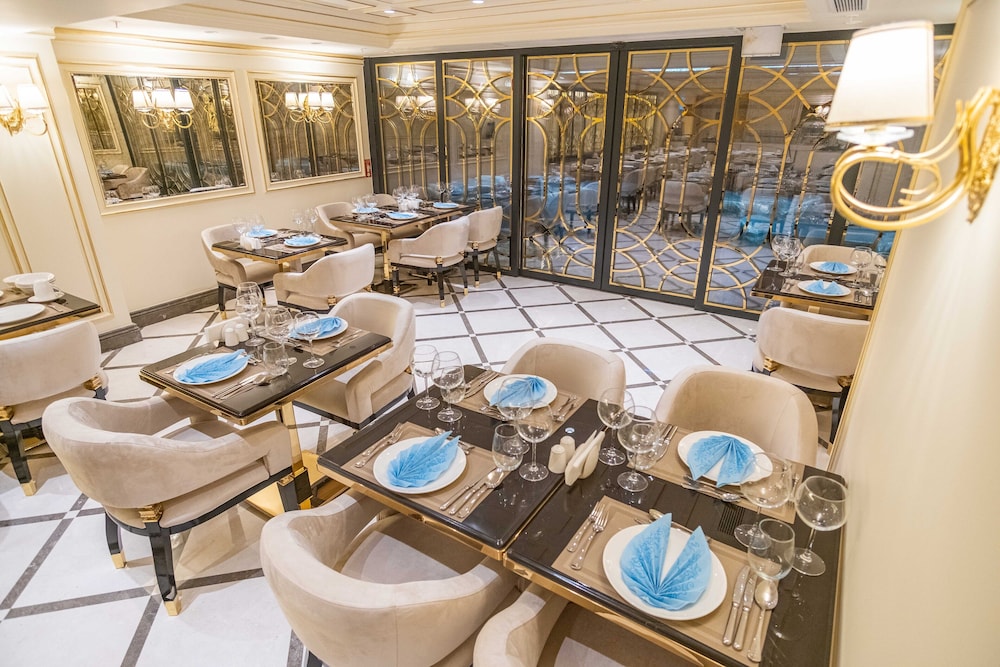 Dekalb Hotel Istanbul 42/50