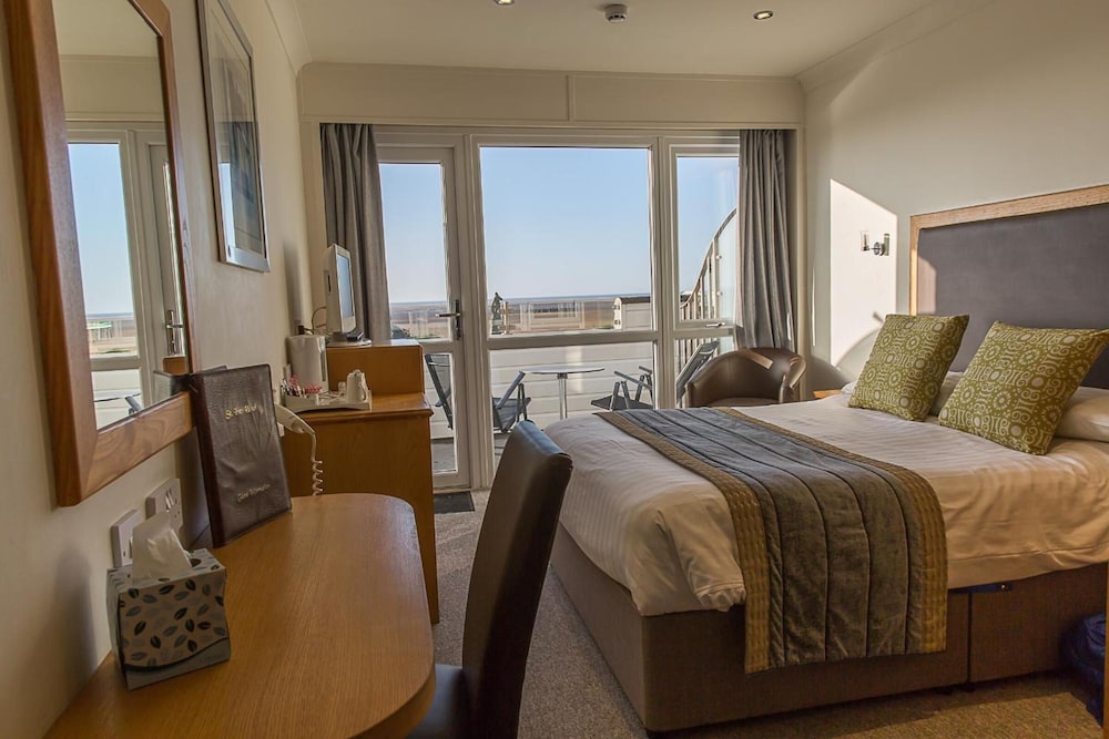St. Ives Hotel 17/50
