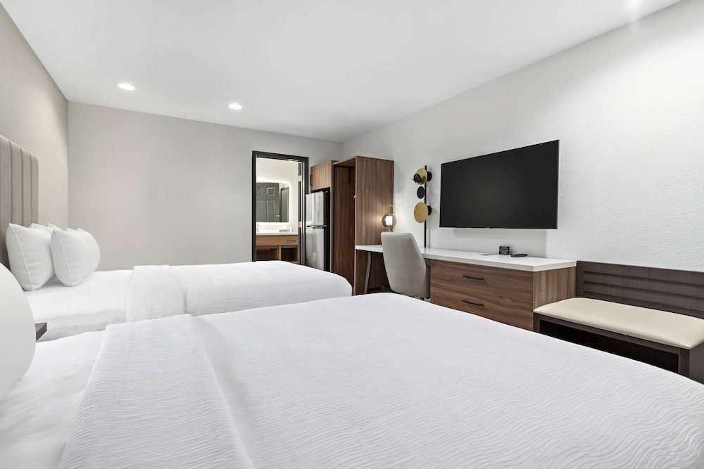 غرفة بسريرين مزدوجين، Baymont by Wyndham Beaumont 4/8