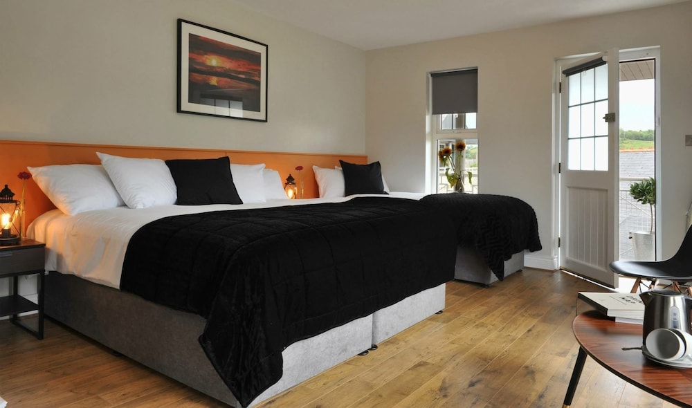 The Gateway Lodge Donegal 22/56