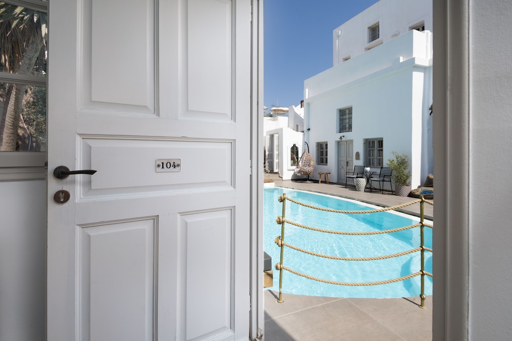 The Museum Project Oia 48/69