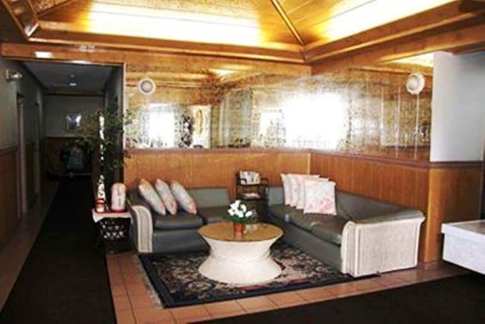 West Plaza Hotel Desekel 37/43