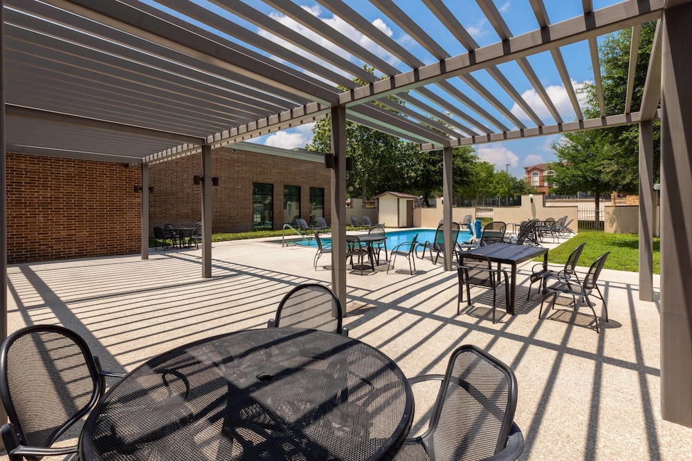 Heritage Inn Suites San Antonio Airpt, Trademark by Wyndham 36/60