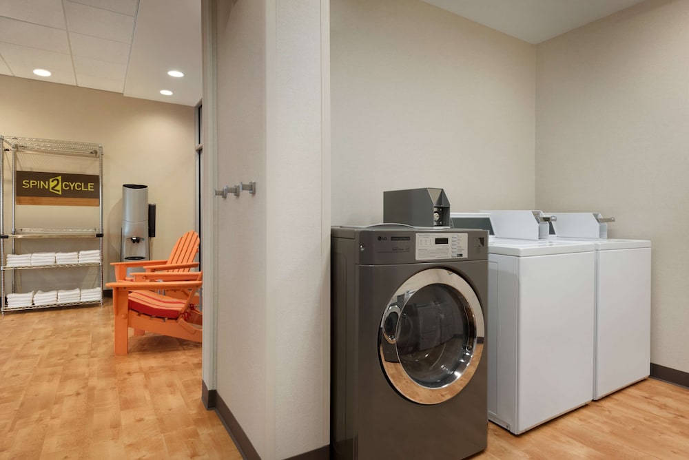 Home2 Suites By Hilton Milwaukee Brookfield 17/47