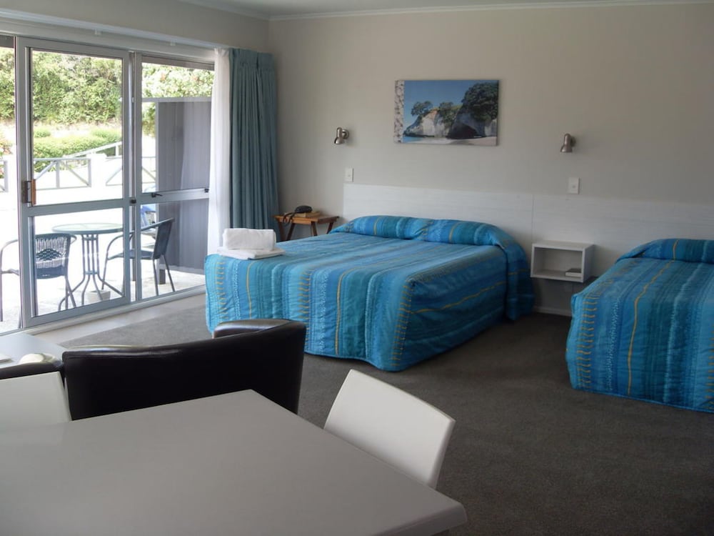 Averill Court Motel 19/63