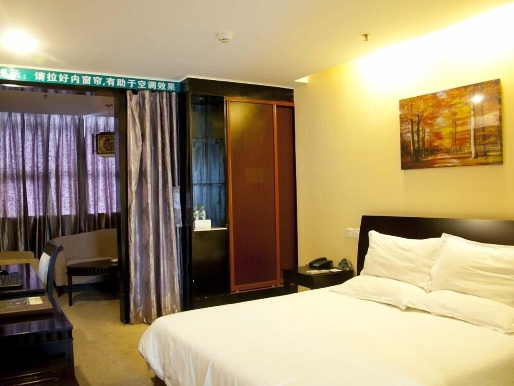 Greentree Inn Suzhou Taicang Baolong Square Express Hotel 9/53