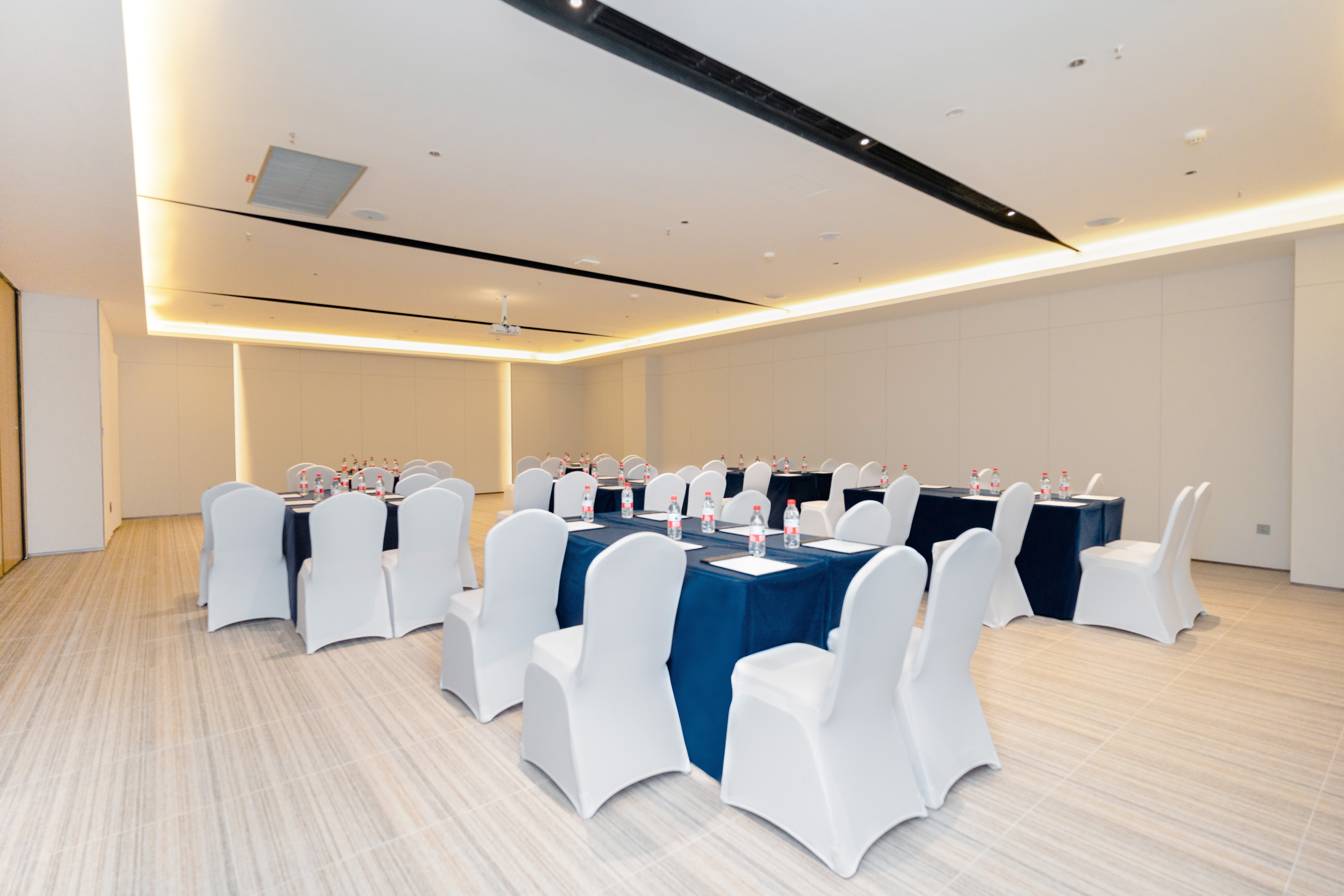 Holiday Inn and Suites Chongqing Nanan 24/29