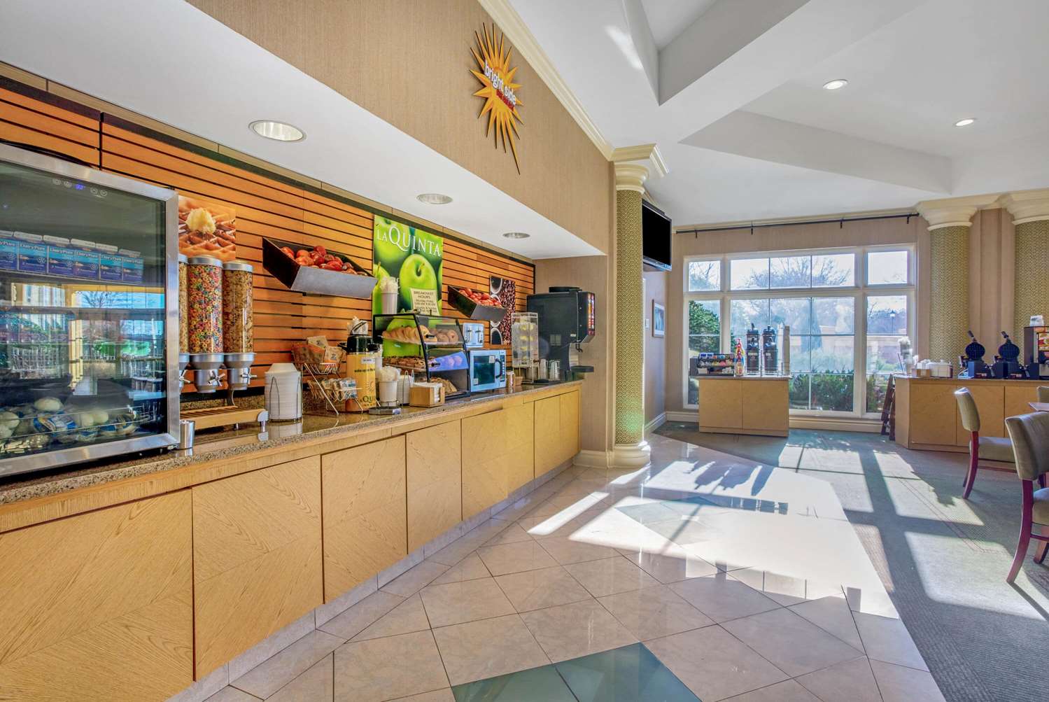 La Quinta Inn Suites Winston Salem 11/64