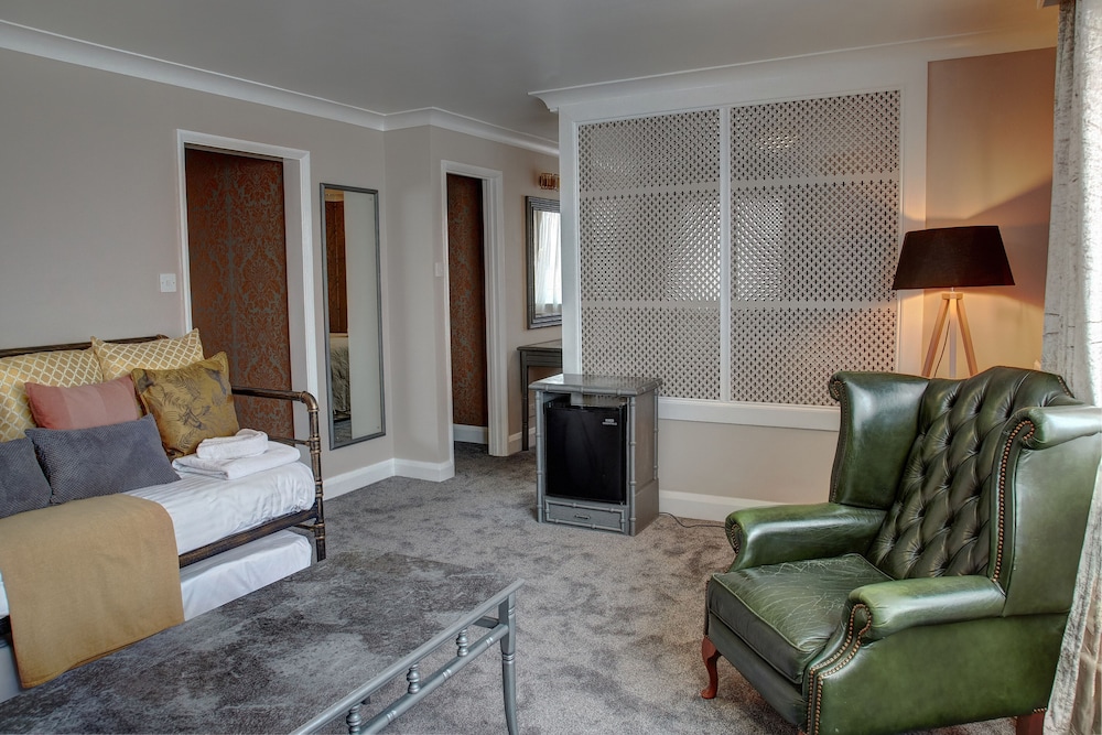 Orwell Hotel 53/67