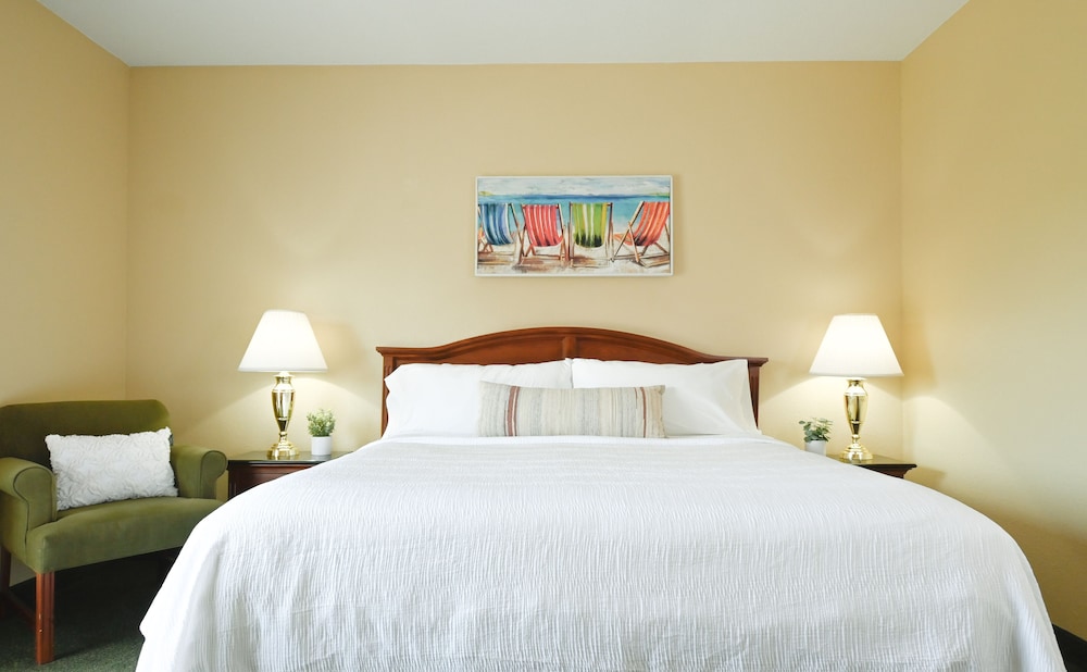 2 Bedrooms, Suite, King and Queen Bed, Bunk Beds, Sofa