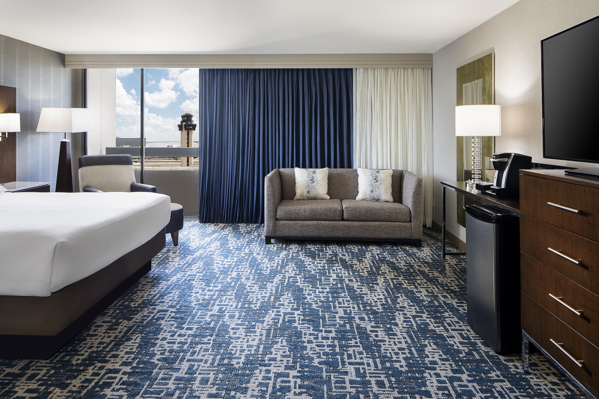 غرفة بسريرين كوين في طابق مرتفع، Hyatt Regency DFW International Airport 3/8