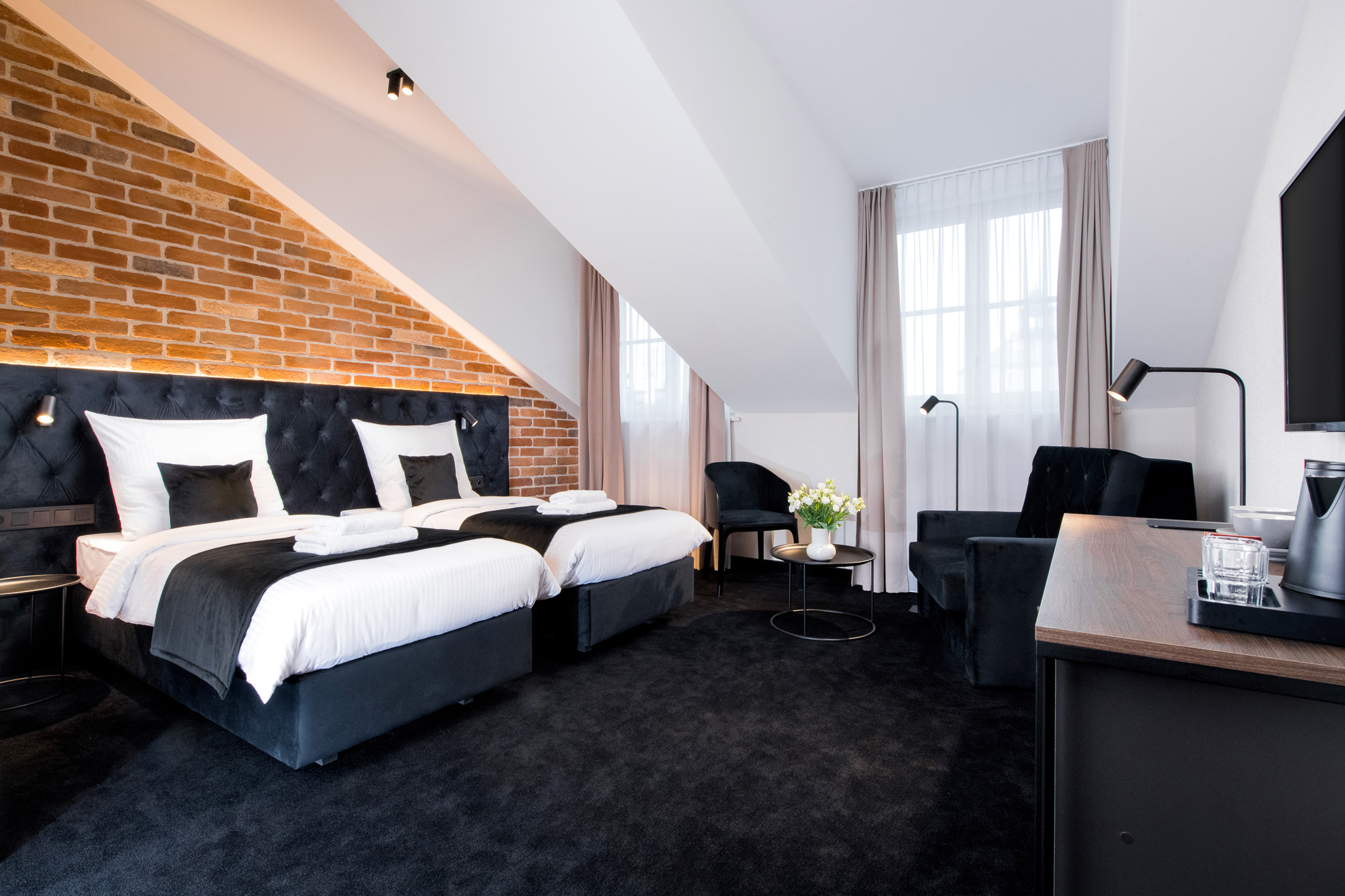 COMFORT, DOUBLE OR TWIN BED