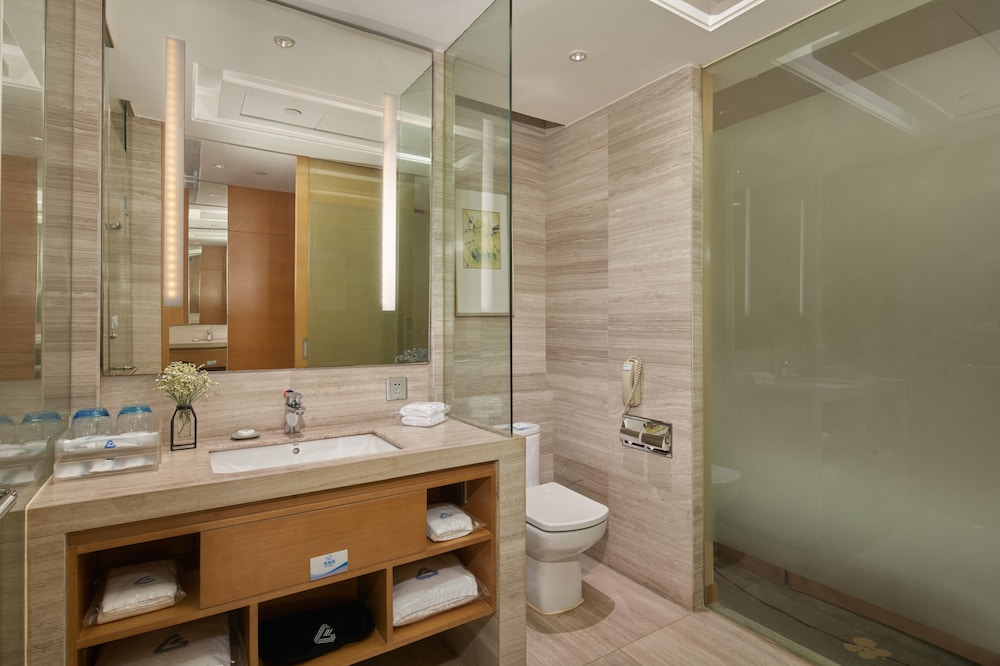 Grandskylight Hotel 50/50