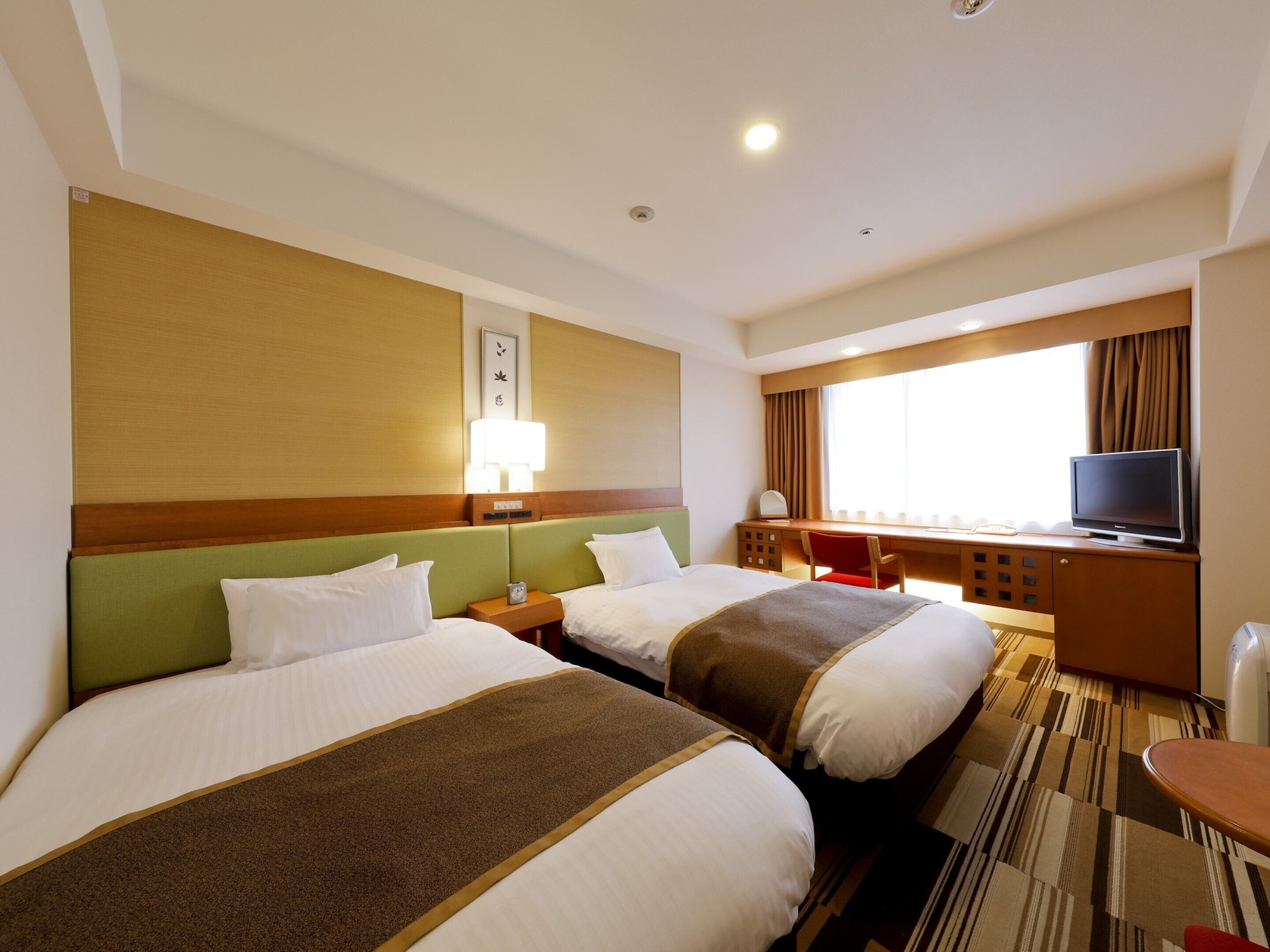 ROOM, TWIN BEDS, SMOKING