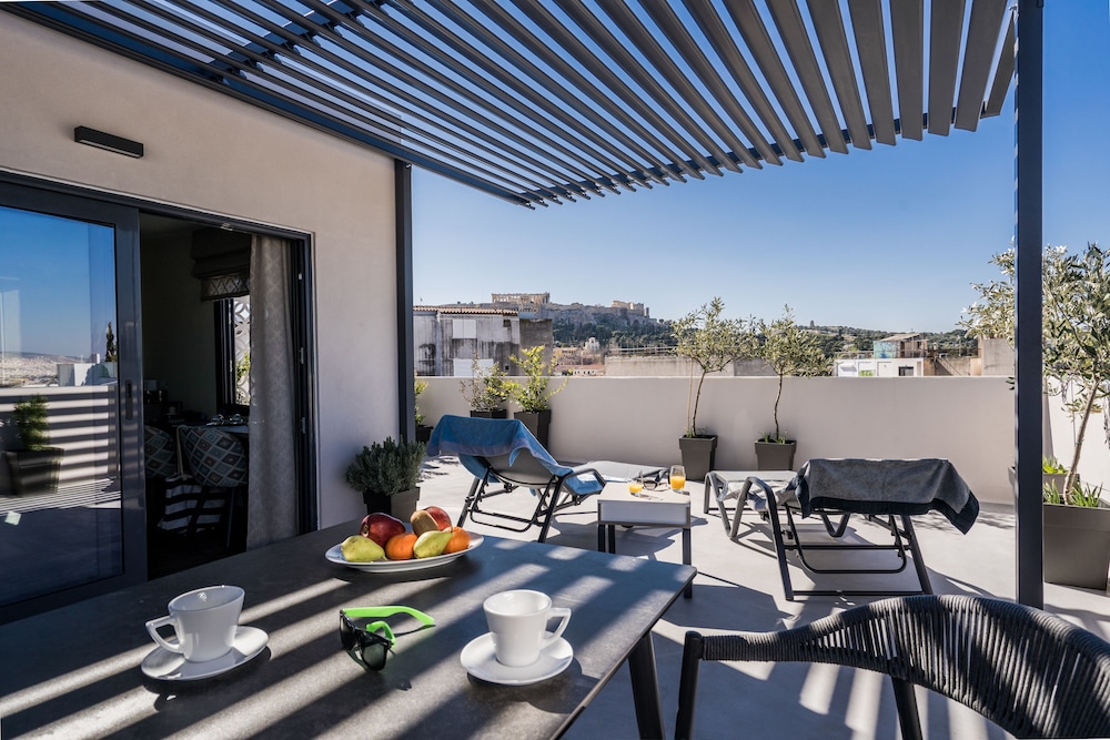 Urban Nest Suites and Apartments 56/75